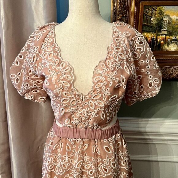 NWT $330 ELLIATT Melancholy Eyelet Maxi Dress in Pink Blush Size XS - Picture 8 of 13